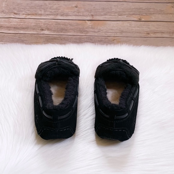 UGG Dakota Double Bow Black Suede Slippers - Picture 5 of 7